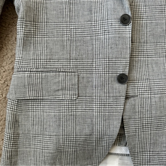 Pure Line Checked Grey Lazio Suit | Suit Supply - Picture 3 of 13